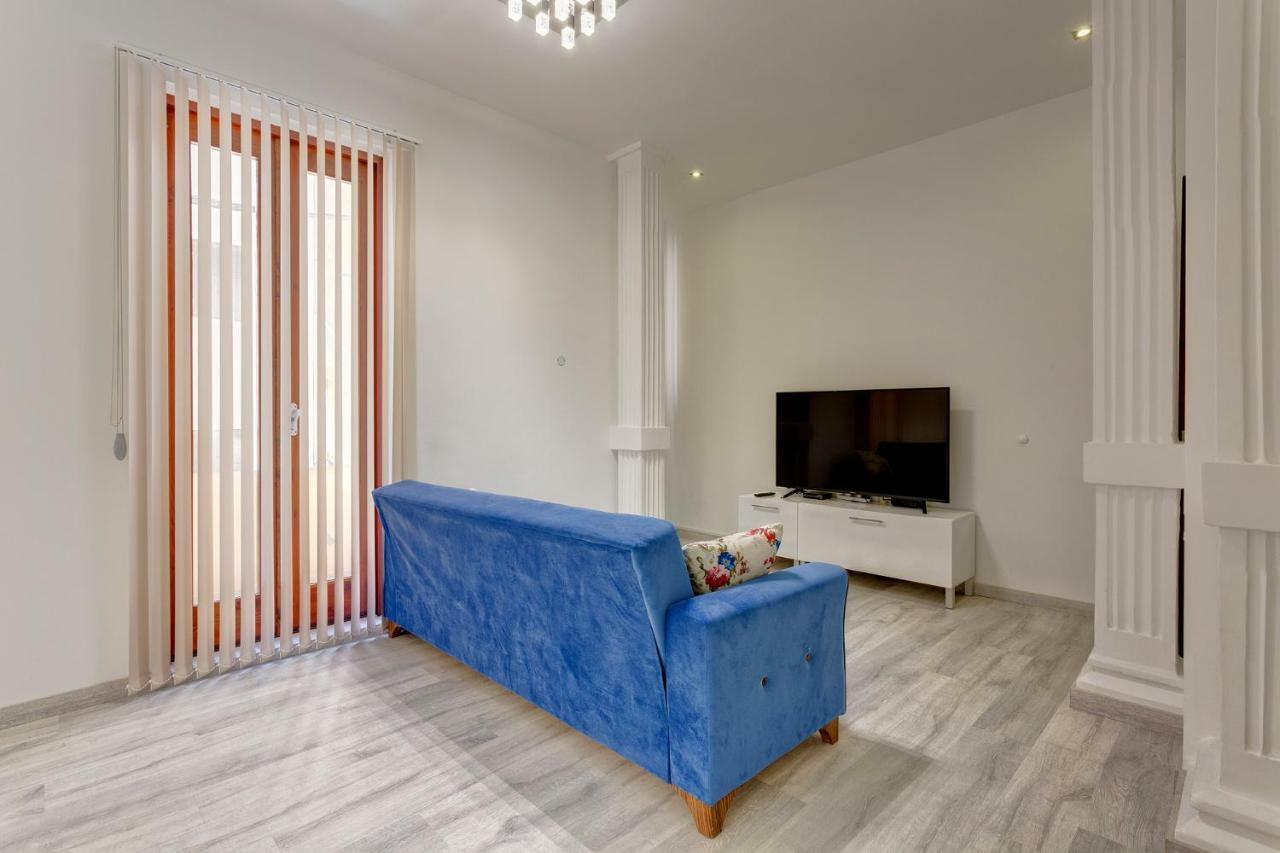 Stylish 2 Bedroom Apartment In An Amazing Location Sliema Esterno foto