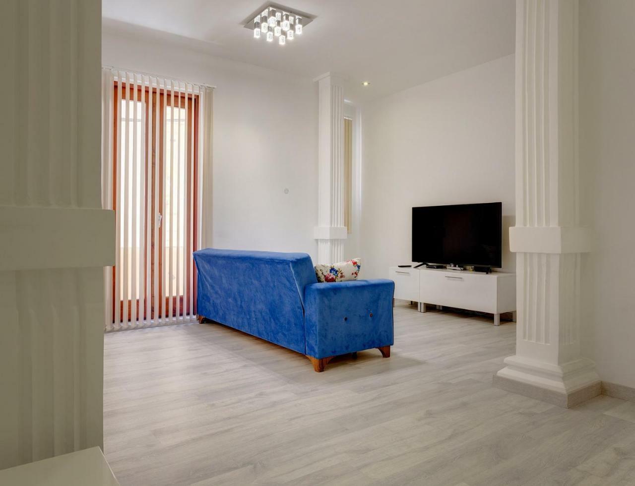 Stylish 2 Bedroom Apartment In An Amazing Location Sliema Esterno foto